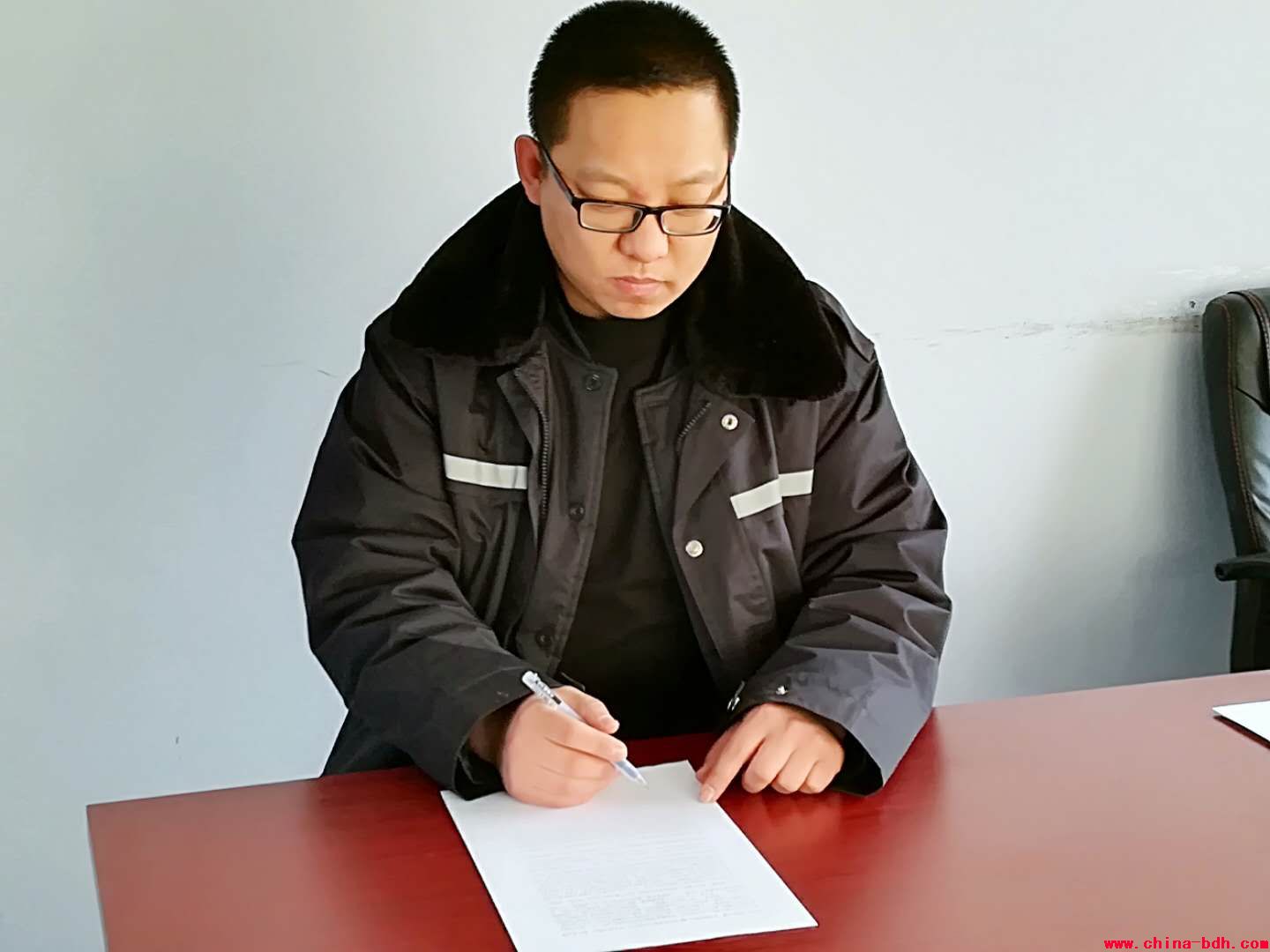 點擊瀏覽下一頁